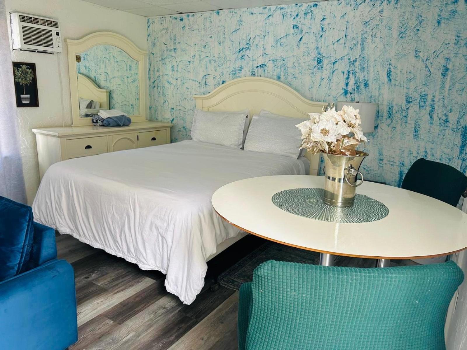 Cozy Studio Only 10 Minutes By Car Of Siesta Key Sarasota Exteriör bild